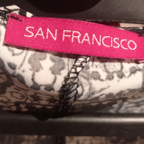 2 for 25 $ sweater size Medium - Picture 3 of 3